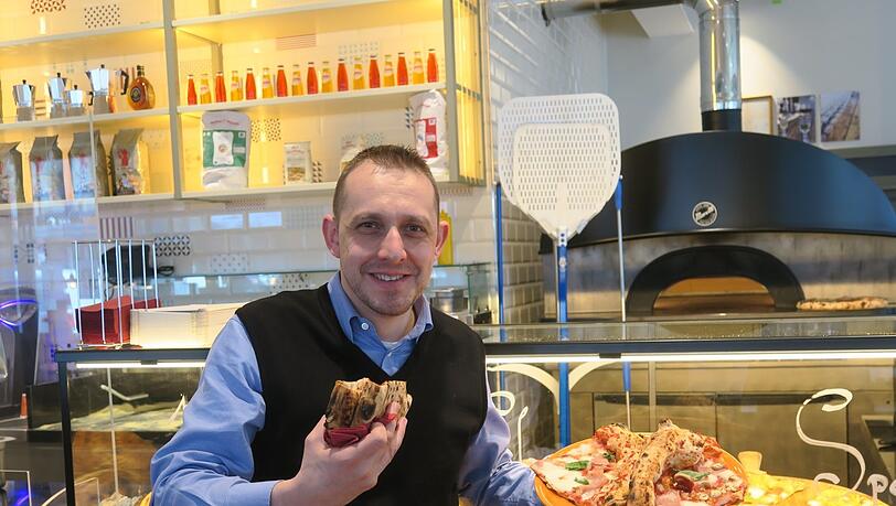 Schwört auf die Diavolo, die wie alle Pizzen aus dem italienischen Steinofen kommen: Strada-del-Goethe-Chef Alexander Egger. Schwört auf die Diavolo, die wie alle Pizzen aus dem italienischen Steinofen kommen: Strada-del-Goethe-Chef Alexander Egger.