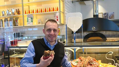 Schwört auf die Diavolo, die wie alle Pizzen aus dem italienischen Steinofen kommen: Strada-del-Goethe-Chef Alexander Egger.