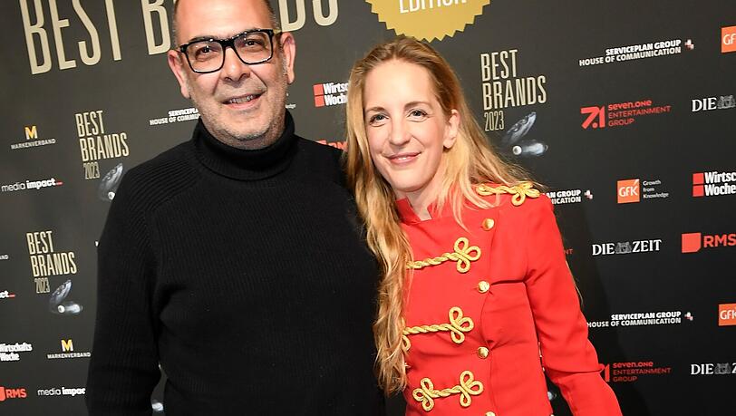Hannes Ringlstetter und Caro Matzko. Die beiden luden in die aktuelle Ausgabe von "Ringlstetter" Felix Neureuther ein Hannes Ringlstetter und Caro Matzko. Die beiden luden in die aktuelle Ausgabe von "Ringlstetter" Felix Neureuther ein