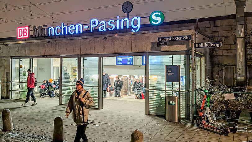 Das Mitführverbot für Waffen und gefährliche Gegenstände gilt von 28. November (6 Uhr) bis 4. Januar (0 Uhr) unter anderem auch am Pasinger Bahnhof. (Archivbild)