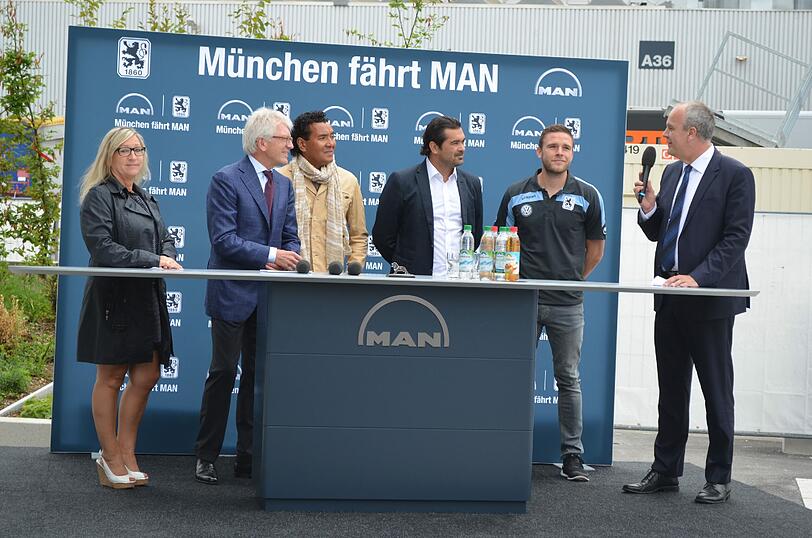 Das ist der neue Teambus für die Löwen.