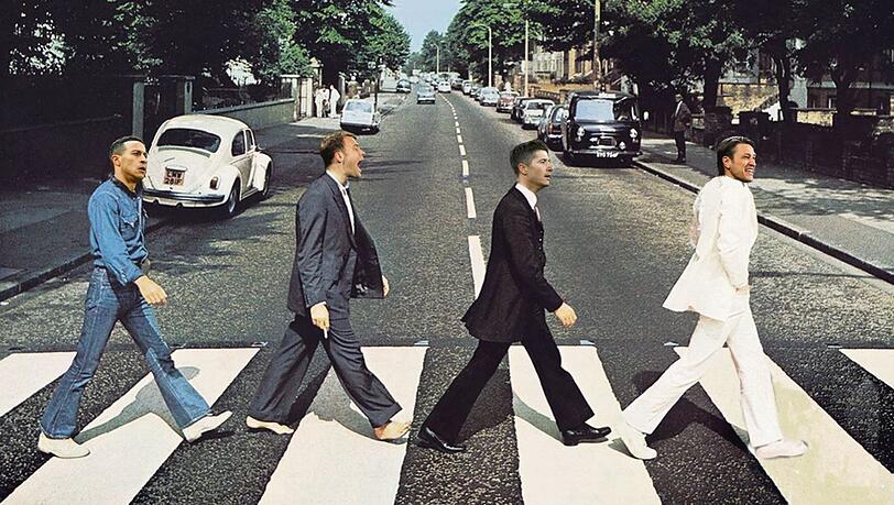 Die "Fab Four" des FC Bayern? Thiago, Neuer, Lewandowski und Kovac (v.l.) als die Beatles (kl. Foto), die berühmtesten Söhne der Stadt Liverpool, an der Abbey Road.