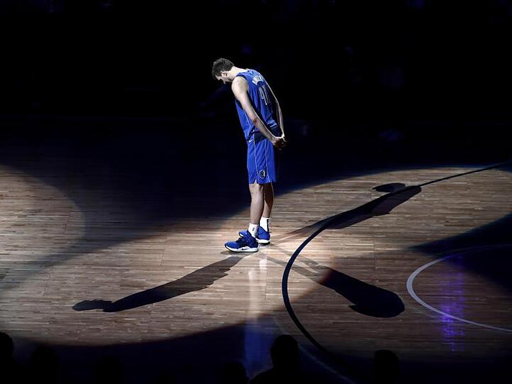 Dirk Nowitzki kündigte im April nach 21 Profijahren bei den Dallas Mavericks in der NBA das Ende seiner Basketball-Karriere an.