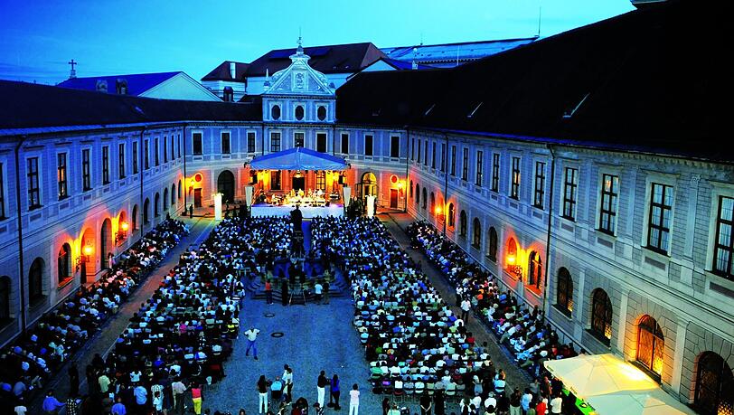 Der Brunnenhof der Residenz bei einem Konzert in der Vor-Corona-Zeit.