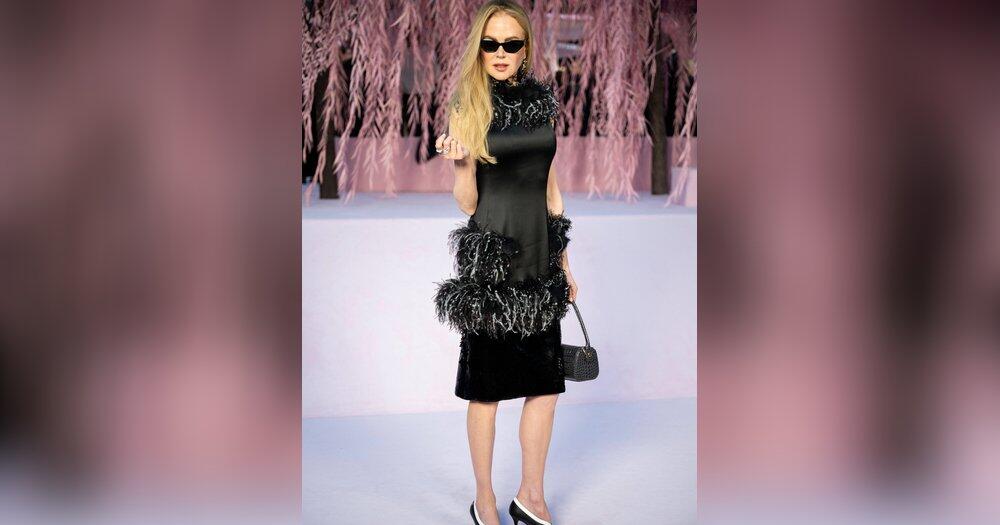 Paris-Fashion-Week-Nicole-Kidman-schm-ckt-sich-mit-Federn