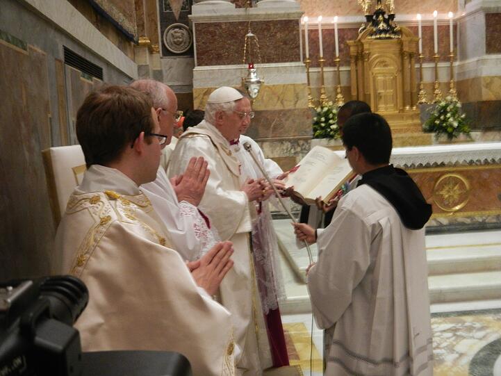 Eine bayerische Delegation besucht den Papst und gratuliert zum Geburtstag. Die AZ war für Sie in Rom. Die Bilder.