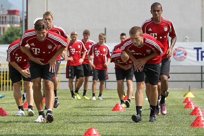 Neue Bilder vom Trainingslager der Bayern am Gardasee.