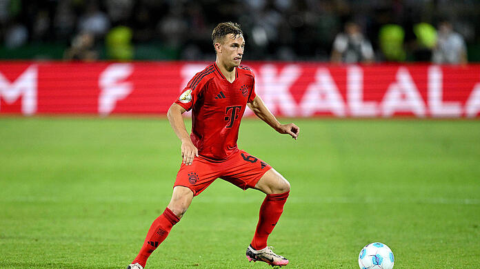 Zurück in alter Rolle: Joshua Kimmich darf unter Vincent Kompany wieder im Mittelfeld ran.