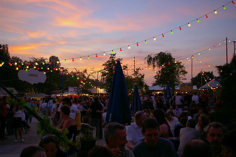 Mystische Abendstimmung auf dem Tollwood