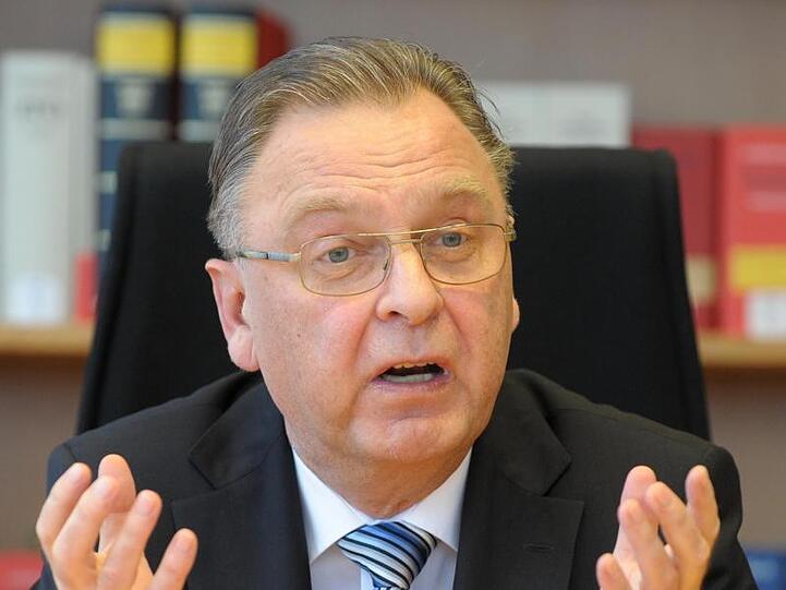 Hans-Jürgen Papier aufgenommen bei einem Interview. Foto: Ronald Wittek/dpa/Archiv