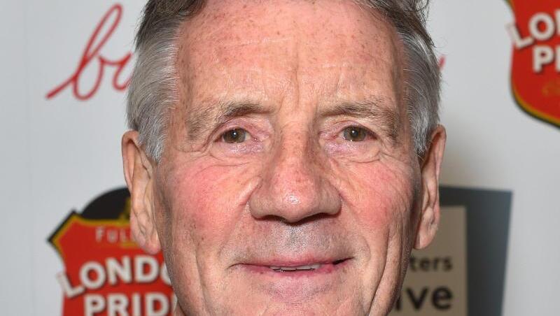 Michael Palin muss sich unters Messer legen. Michael Palin muss sich unters Messer legen.