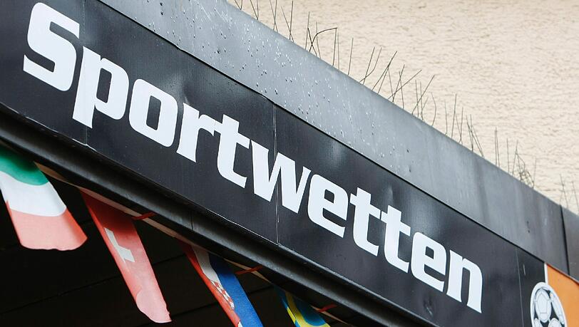 Verdacht auf Wettbetrug: 17 Fußballspiele sollen womöglich manipuliert worden sein.