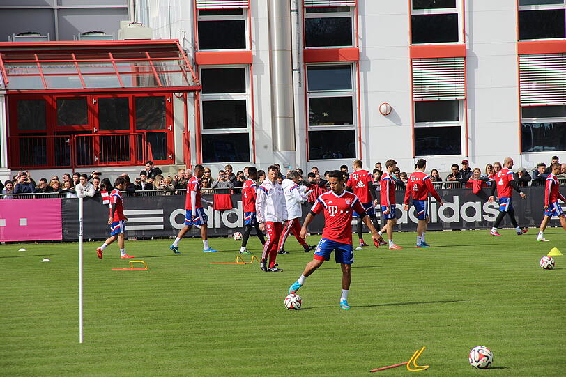 Am Dienstag gab's an der Säbener Straße ein öffentliche Trainingseinheit. Hier gibt's die Bilder!