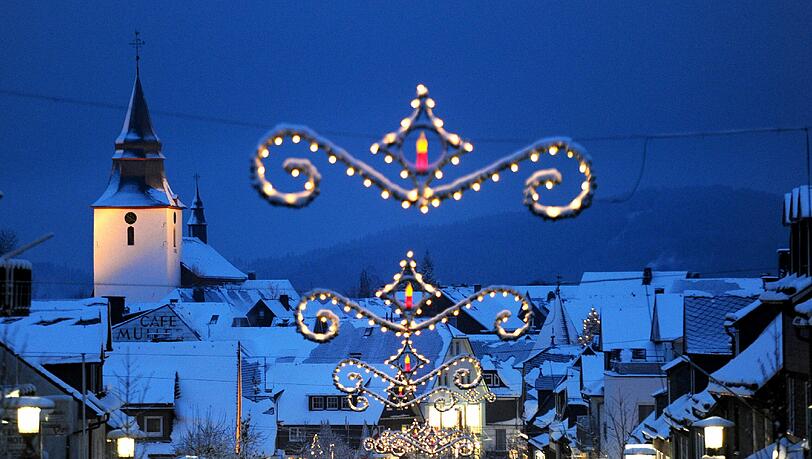 Für viele gehört Schnee zum Weihnachtsfest, doch mit zunehmenden Temperaturen schwindet auch die Hoffnung. Für viele gehört Schnee zum Weihnachtsfest, doch mit zunehmenden Temperaturen schwindet auch die Hoffnung.