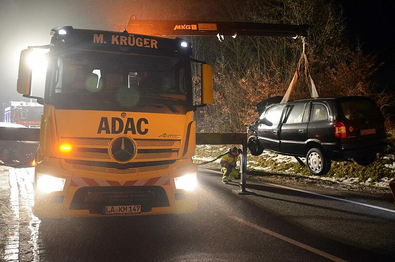 Die Autos fuhren in einer leichten Kurve direkt ineinander.