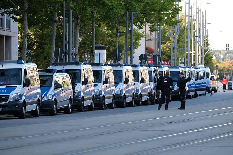 Die Polizei in Chemnitz bekommt Unterstützung aus Bayern.