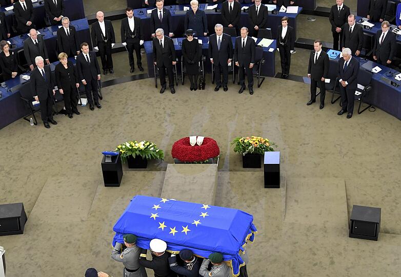 Bilder von den Trauerfeierlichkeiten für Helmut Kohl.
