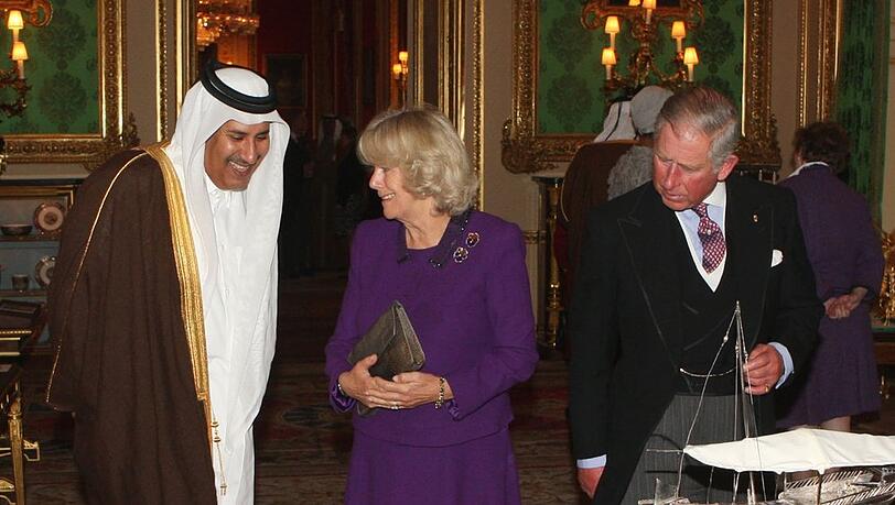 Scheich Hamad Bin Jassim (l.) mit Herzogin Camilla und Prinz Charles.