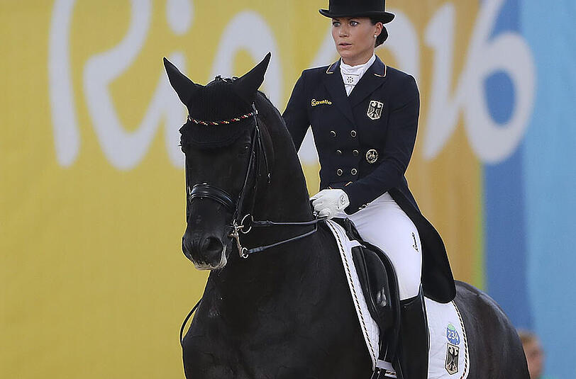 Goldenes Gespann: Dorothee Schneider auf Showtime bei Olympia in Rio de Janeiro.