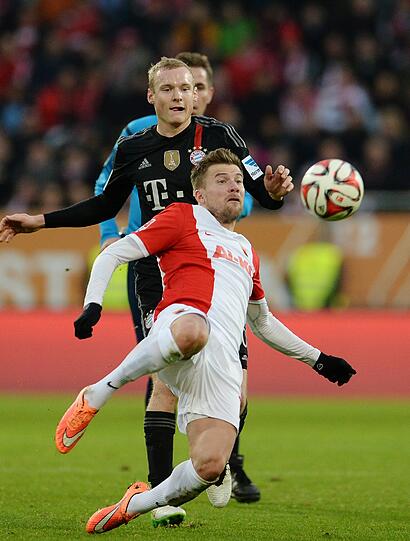 SEBASTIAN RODE NOTE 3
Die Belohnung von Guardiola für seine Top-Top-Auftritte zuletzt. Er blieb in der ersten Elf. Sorgte für die rustikaleren Momente, rechtfertigt momentan immer seine Aufstellung.