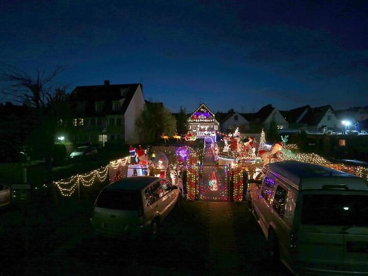 Das Weihnachtshaus der Familie Erdle in Veitshöchheim in Unterfranken. Foto: Karl-Josef Hildenbrand
