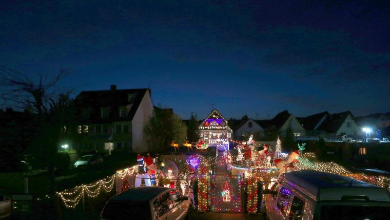 Das Weihnachtshaus der Familie Erdle in Veitshöchheim in Unterfranken. Foto: Karl-Josef Hildenbrand Das Weihnachtshaus der Familie Erdle in Veitshöchheim in Unterfranken. Foto: Karl-Josef Hildenbrand