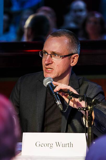 Der Geschäftsführer Georg Wurth vom Deutschen Hanfverband kritisiert die Debatte in Bayern.