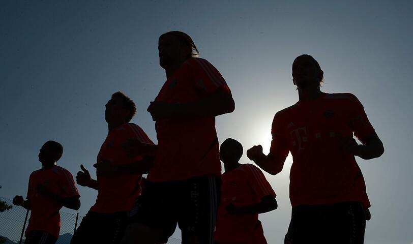 Den Donnerstagnachmittag gibt Trainer Heynckes seinen Spielern frei. Am Mittwoch mussten sie dafür bei strahlendem Sonnenschein ordentlich schwitzen - und nahmen's gelassen.