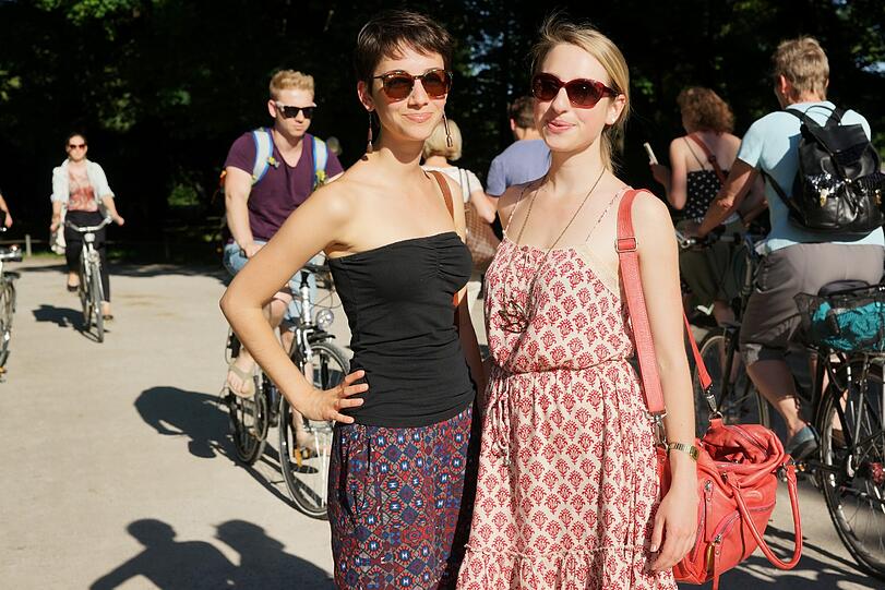 Genießen die Sonne: Romy und Sarah.