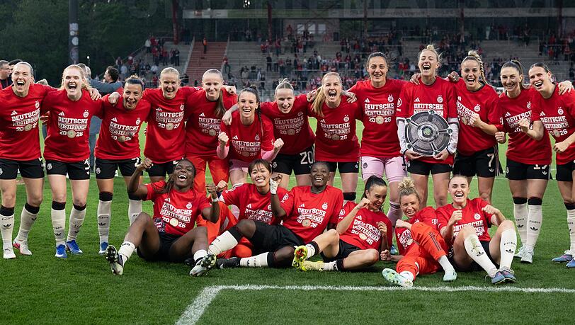 Ein bisschen feiern, aber dann ging der Blick schon auf die kommenden Aufgabe, die FC Barcelona hei&szlig;t.