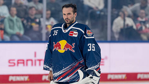 EHC-Goalie Mathias Niederberger verl&auml;sst nach erneuten Adduktorenproblemen das Eis &ndash; der Titelkandidat aus M&uuml;nchen bangt um seinen R&uuml;ckhalt im Tor.