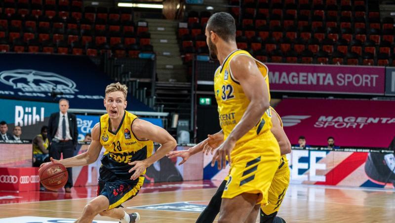 Alba gewinnt mit dem 81:59 gegen die EWE Baskets Oldenburg. Alba gewinnt mit dem 81:59 gegen die EWE Baskets Oldenburg.