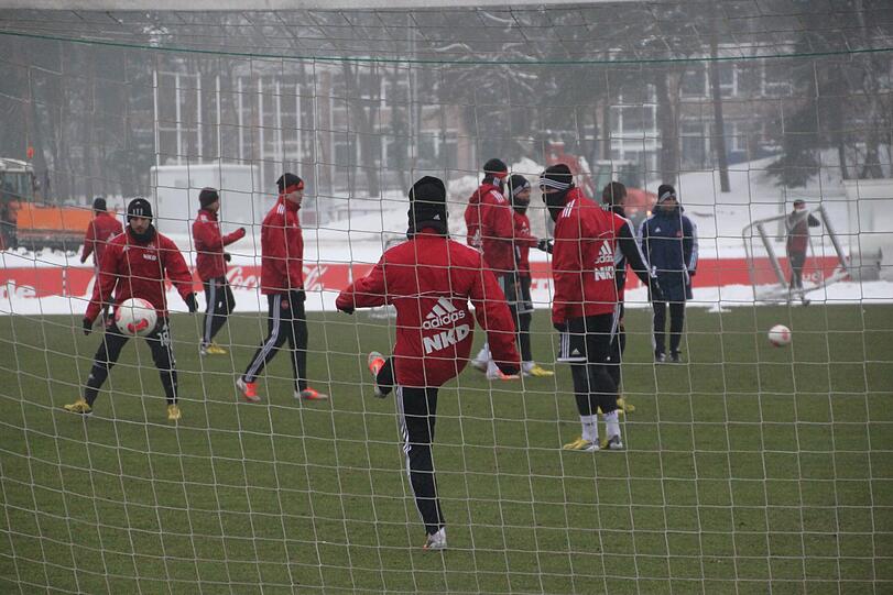 Aufwärm- und Stabilitätsübungen mit Athletikcoach Markus Zidek.