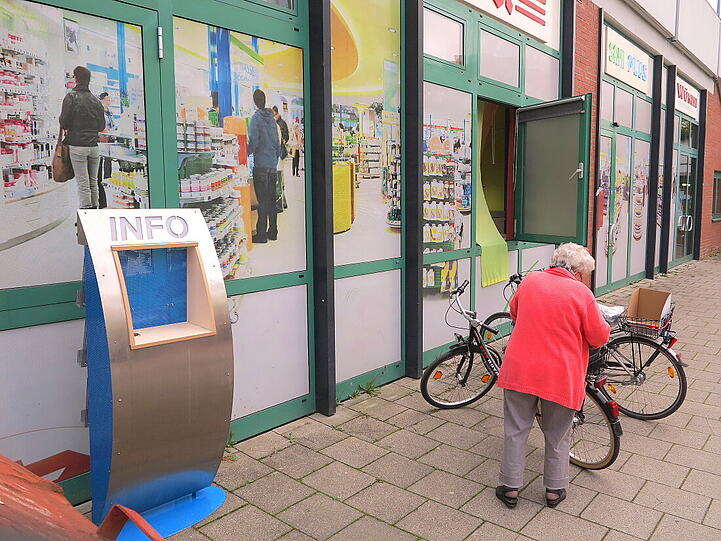 In der Apotheke im PEP wird kräftig gewerkelt - der Betrieb aber geht weiter.
