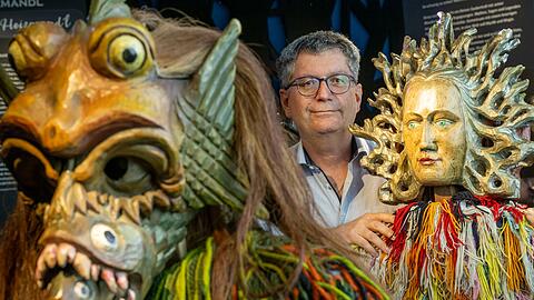 Rainer Eglseder ist Museumsleiter und einer von vielen Ehrenamtlichen, die sich um den Perchtenlauf kümmern.