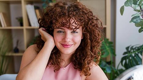 Die LOC-Methode verspricht schöne Locken voller Definition und Glanz.