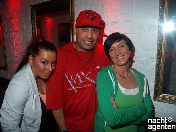 Tanz in den Mai: Das heiße Misery-Special im Crowns Club. Mehr Bilder von dieser Party gibt's unter: www.nachtagenten.de.