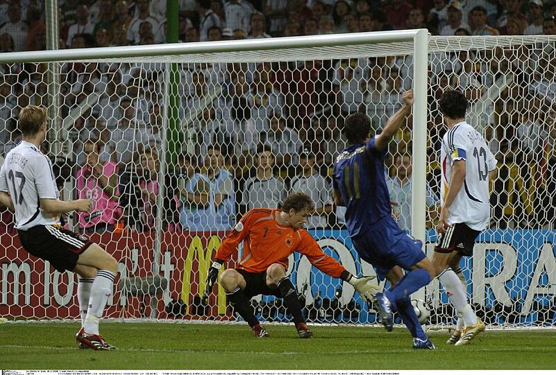 4. Juli 2006, Dortmund, WM-Halbfinale, Deutschland &ndash; Italien 0:2 (0:0) n.V. Das abrupte Ende des Sommermärchens. Italien war besser, brachte aber den Ball nicht ins Tor &ndash; und dann kam Andrea Pirlo.