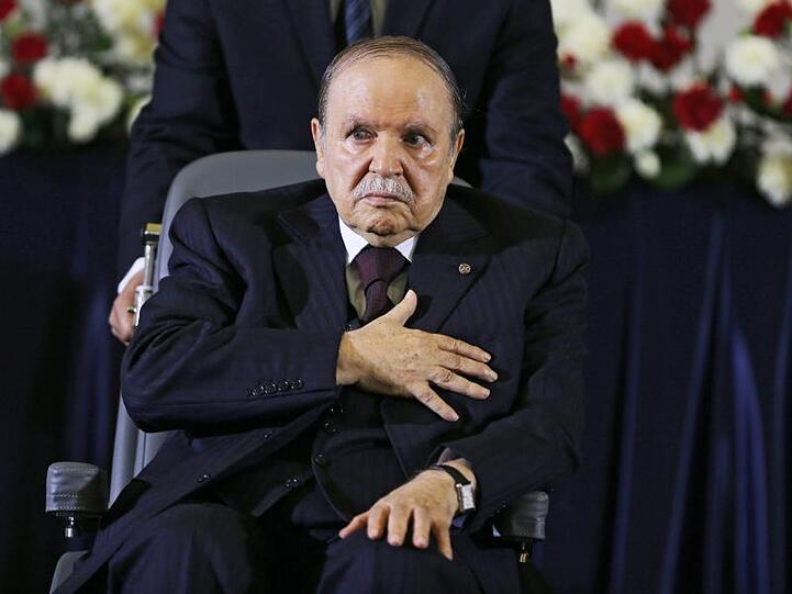 Sitzt seit einem Schlaganfall im Rollstuhl und hat große Probleme beim Sprechen: Algeriens 82-jähriger Präsident Abdelaziz Bouteflika.