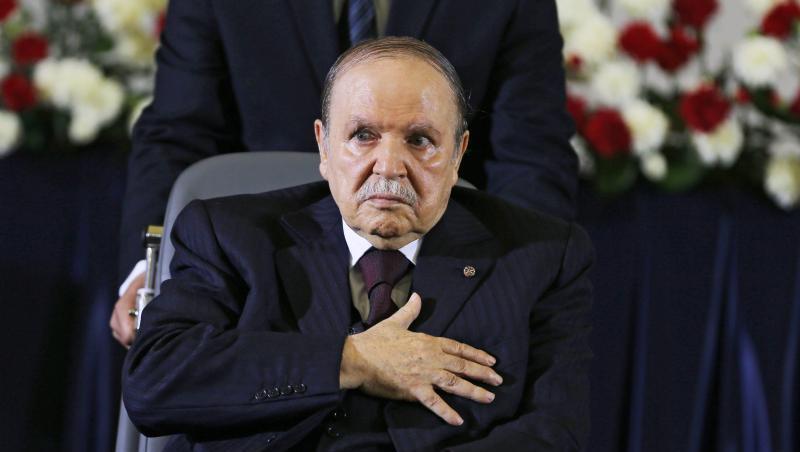 Sitzt seit einem Schlaganfall im Rollstuhl und hat große Probleme beim Sprechen: Algeriens 82-jähriger Präsident Abdelaziz Bouteflika. Sitzt seit einem Schlaganfall im Rollstuhl und hat große Probleme beim Sprechen: Algeriens 82-jähriger Präsident Abdelaziz Bouteflika.