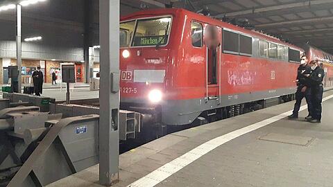 Die Lok kollidierte leicht mit dem Prellbock - verletzt wurde niemand.