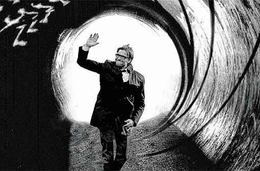Den Hintergrund kennt jeder &ndash; aus den mittlerweile 23 Agenten-Filmen mit dem Briten James Bond. Vorne: Jürgen Klopp, der selbsternannte neue Bond.