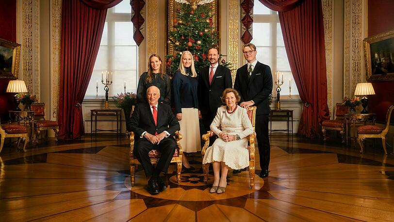 Das Familienfoto der norwegischen Royals zu Weihnachten. Das Familienfoto der norwegischen Royals zu Weihnachten.