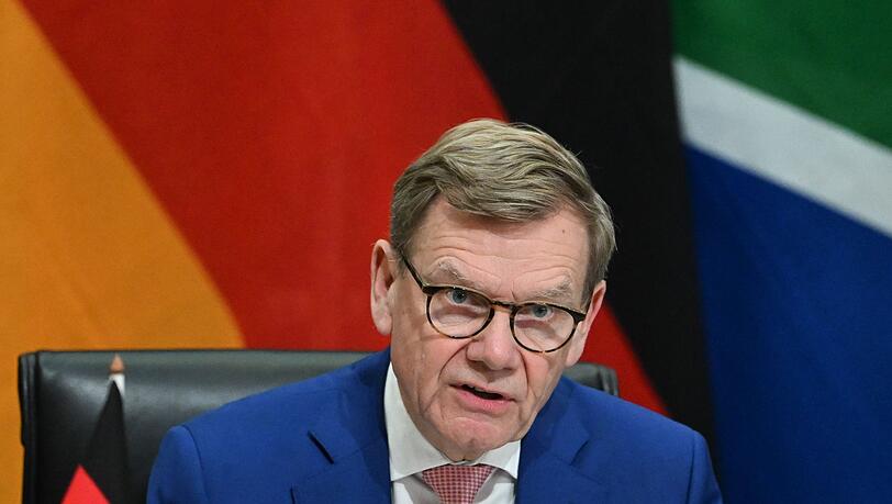 Wadephul zieht in einer ZDF-Sendung einen ungewöhnlichen Vergleich, als um das Völkerrecht ging. Wadephul zieht in einer ZDF-Sendung einen ungewöhnlichen Vergleich, als um das Völkerrecht ging.