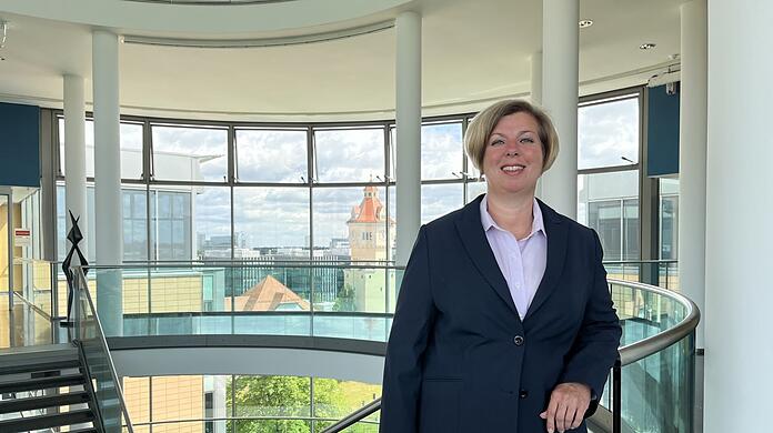 Die Münchnerin Karin Thelen ist seit elf Jahren für die Stadtwerke München tätig.Seit 1. Juli hat sie die Geschäftsführung für den Bereich Regionale Energiewende inne.