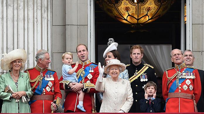 Die britischen Royals kosten den Steuerzahler zwar rund 50 Millionen Euro im Jahr, allerdings locken die Queen, Kate und Co. auch zahlreiche Touristen ins Land.