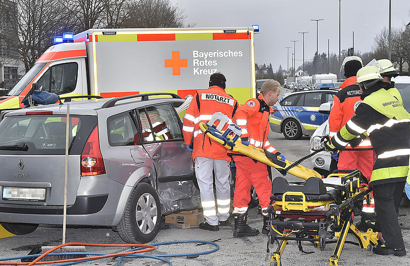 Heftiger Unfall auf dem Otto-Hahn-Ring.