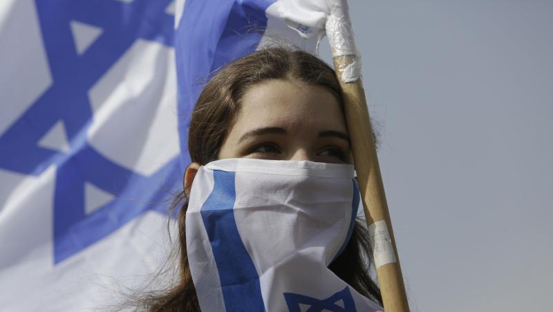 Eine junge Frau Anfang der Woche während eines Protests gegen Ministerpräsident Netanjahu in Jerusalem.