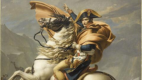 So kommt man zwar nicht &uuml;ber den Berg, aber da wei&szlig; einer genau, wo&rsquo;s lang geht: &bdquo;Bonaparte beim &Uuml;berschreiten der Alpen am Gro&szlig;en Sankt Bernhard&ldquo;, 1800 von Jacques-Louis David gemalt.
