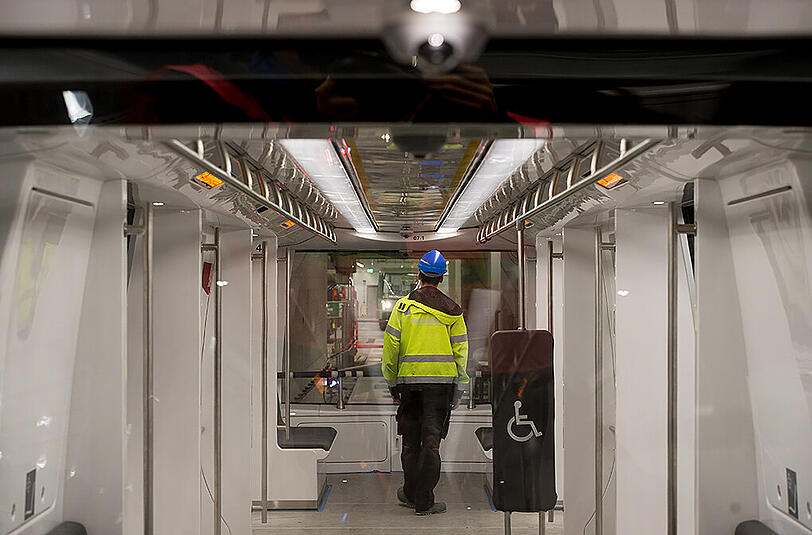Die fahrerlose U-Bahn bringt künftig Passagiere vom Terminal 2 zum Satellitengebäude.